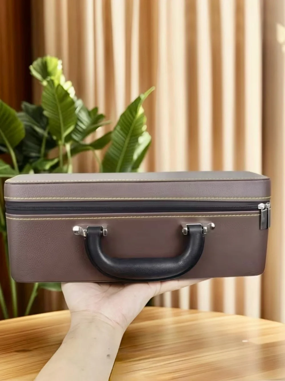 Brown Vintage-Style Hard Case for Bangle Jade Travel Box with Black Handle